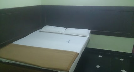 SwathiSri Residency Room Type - DOUBLE BEDROOM NON AC