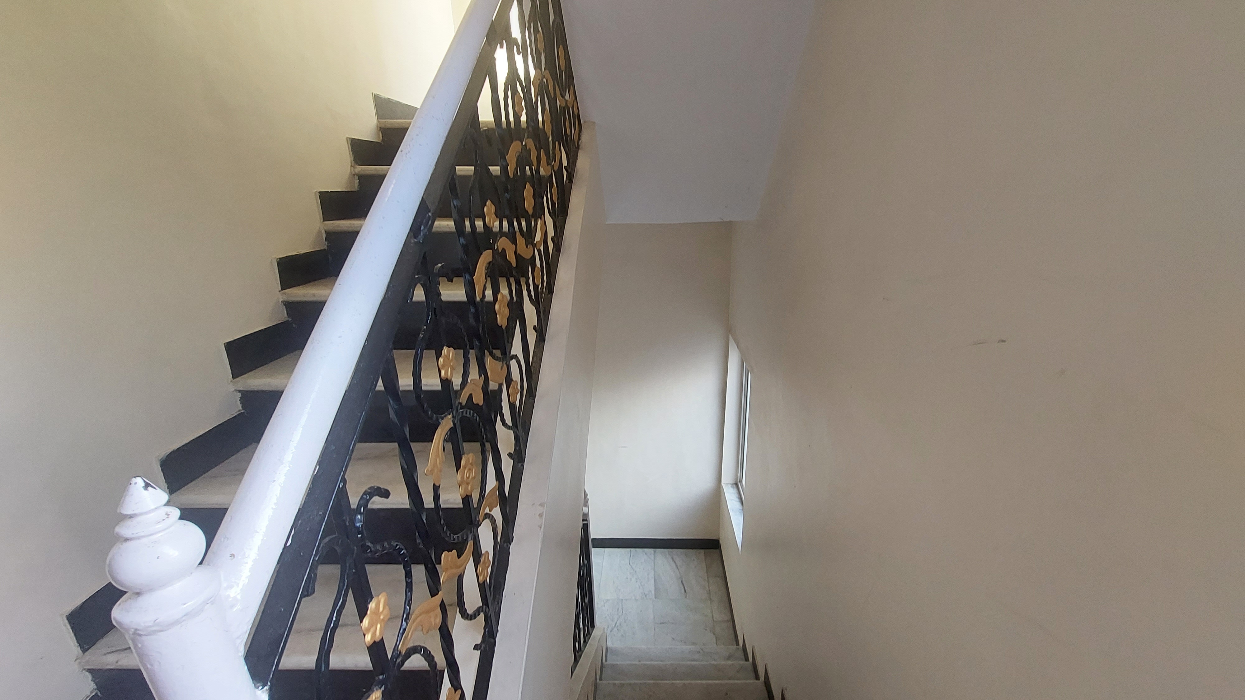 Simran Home Stay (Only Family & Couples) - Tap to explore photos