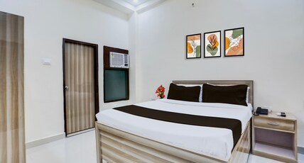 OYO Collection O Kalyanpur Metro Station Room Type - Executive room