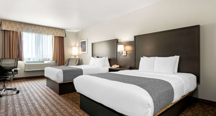 Best Western Sawtooth Inn and Suites Room Type - 2 Queen Beds, Non-Smoking, Oversized Room, Microwave And Refrigerator, Wireless High-Speed Internet,