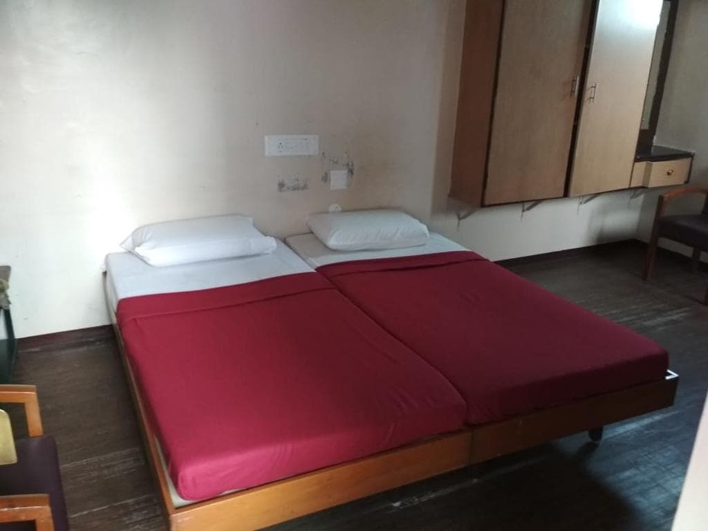 Dolphin Hotel - Tap to explore photos