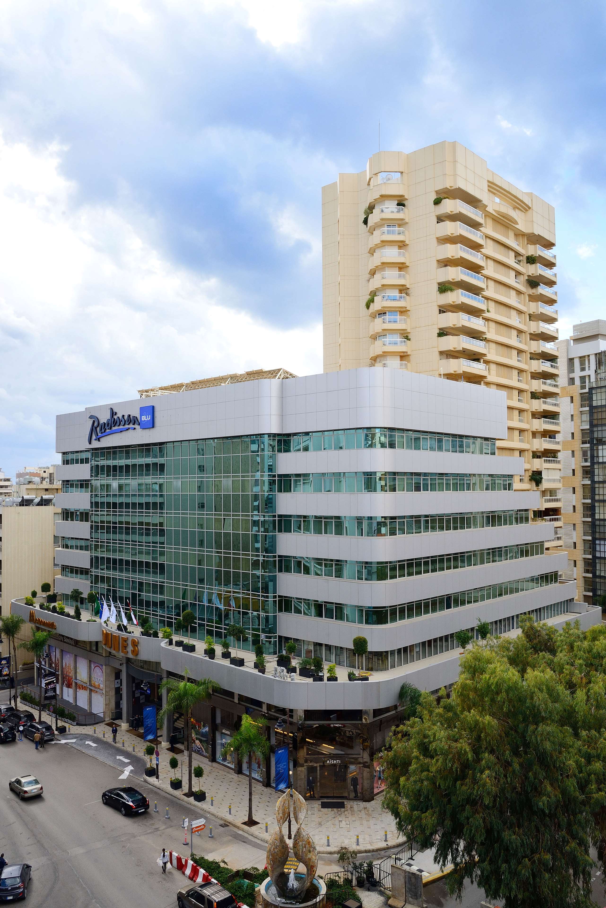 Radisson Blu Hotel, Beirut Verdun - Tap to explore photos