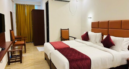 Hotel Fourmens Residency Room Type - EXECUTIVE ROOM
