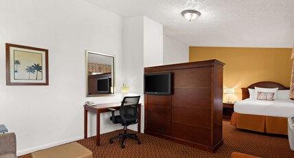 Best Western Port St. Lucie Room Type - Suite-2 Double Beds, Smoking Room, High Speed Internet Access, Sofabed, Refrigerator, Full Breakfast