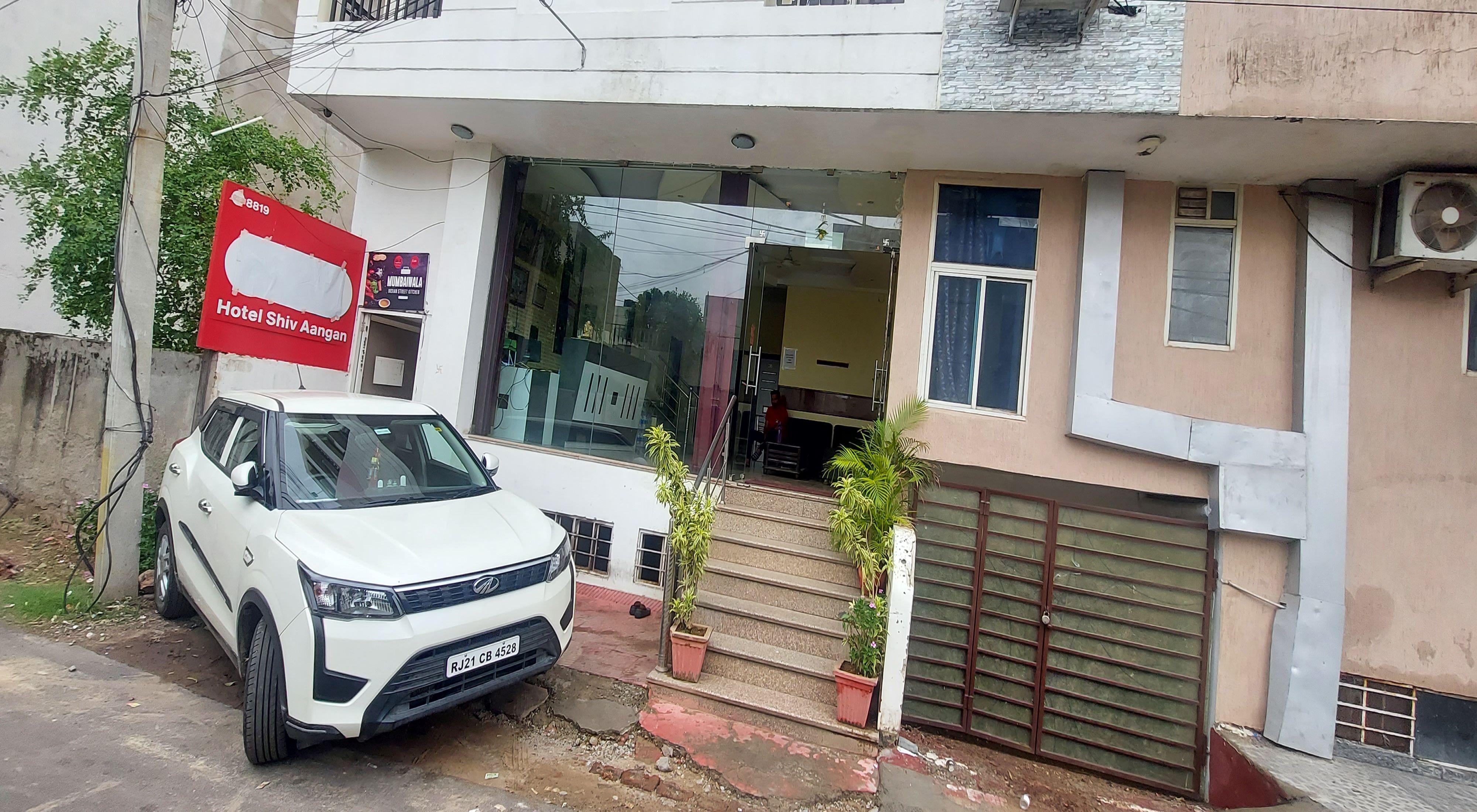 Hotel Shiv Aangan - Tap to explore photos