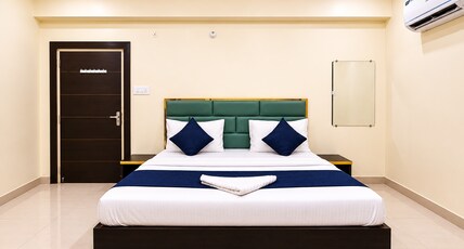 Hotel Sunrise Room Type - Deluxe Room