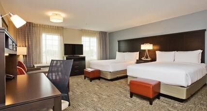 Staybridge Suites AUSTIN SOUTH INTERSTATE HWY 35 Room Type - 2 Queen Studio Suite Mobil Access Tub