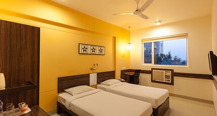 Ginger Surat Room Type - Twin Room