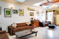 Hostie Aarna 4 BHK apartment, Delhi