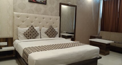 Hotel Landmark Room Type - Super Deluxe Ac