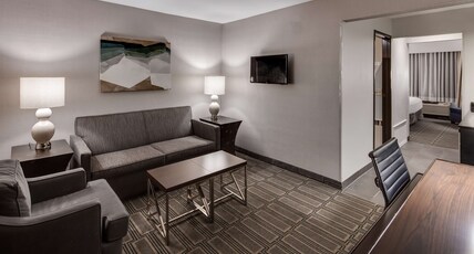 Best Western Lapeer Inn Room Type - Suite-1 Queen Bed, Non-Smoking, Sofabed, High Speed Internet Access, Shower Only, Full Breakfast Best Western Lapeer Inn Room Type - Suite-1 Queen Bed, Non-Smoking, Sofabed, High Speed Internet Access, Shower Only, Full Breakfast
