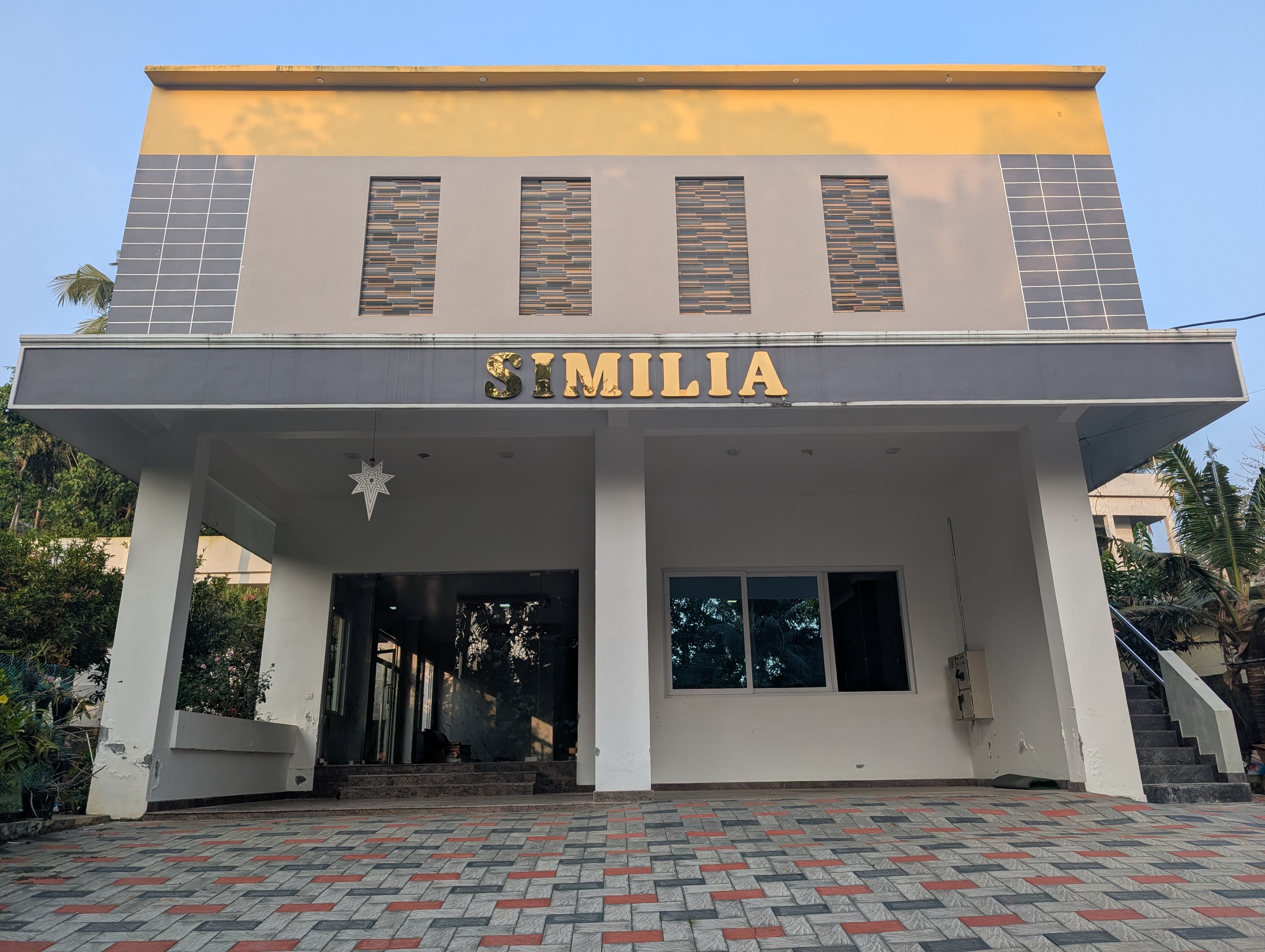 Hotel Similia - Tap to explore photos