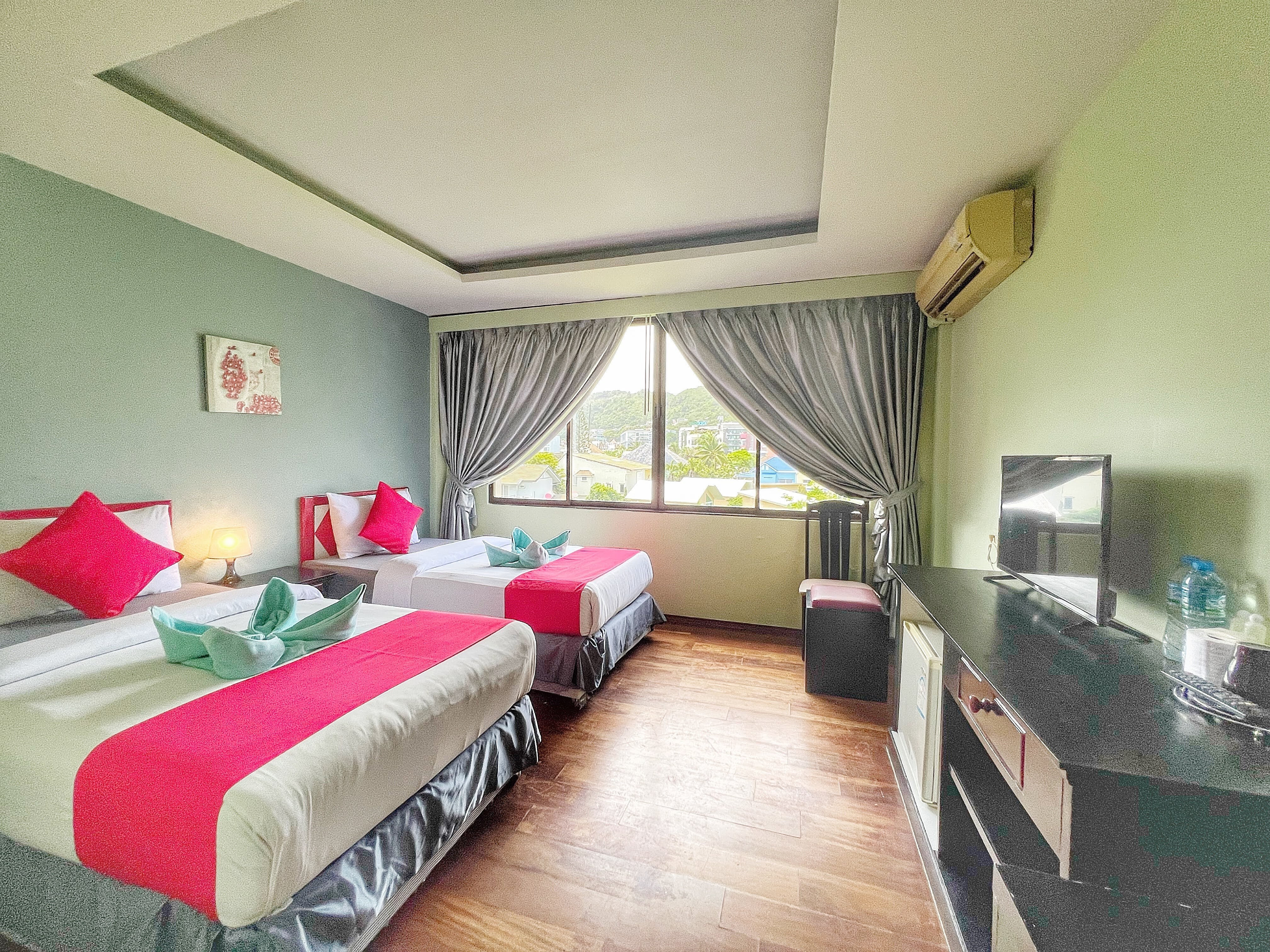 The Chilli Patong Beach Hotel - Near Beach Road - Tap to explore photos