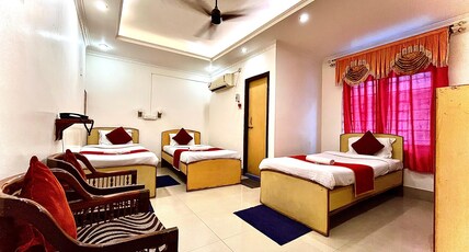 NEW HOTEL RHINO Room Type - Triple Bed Deluxe (AC)