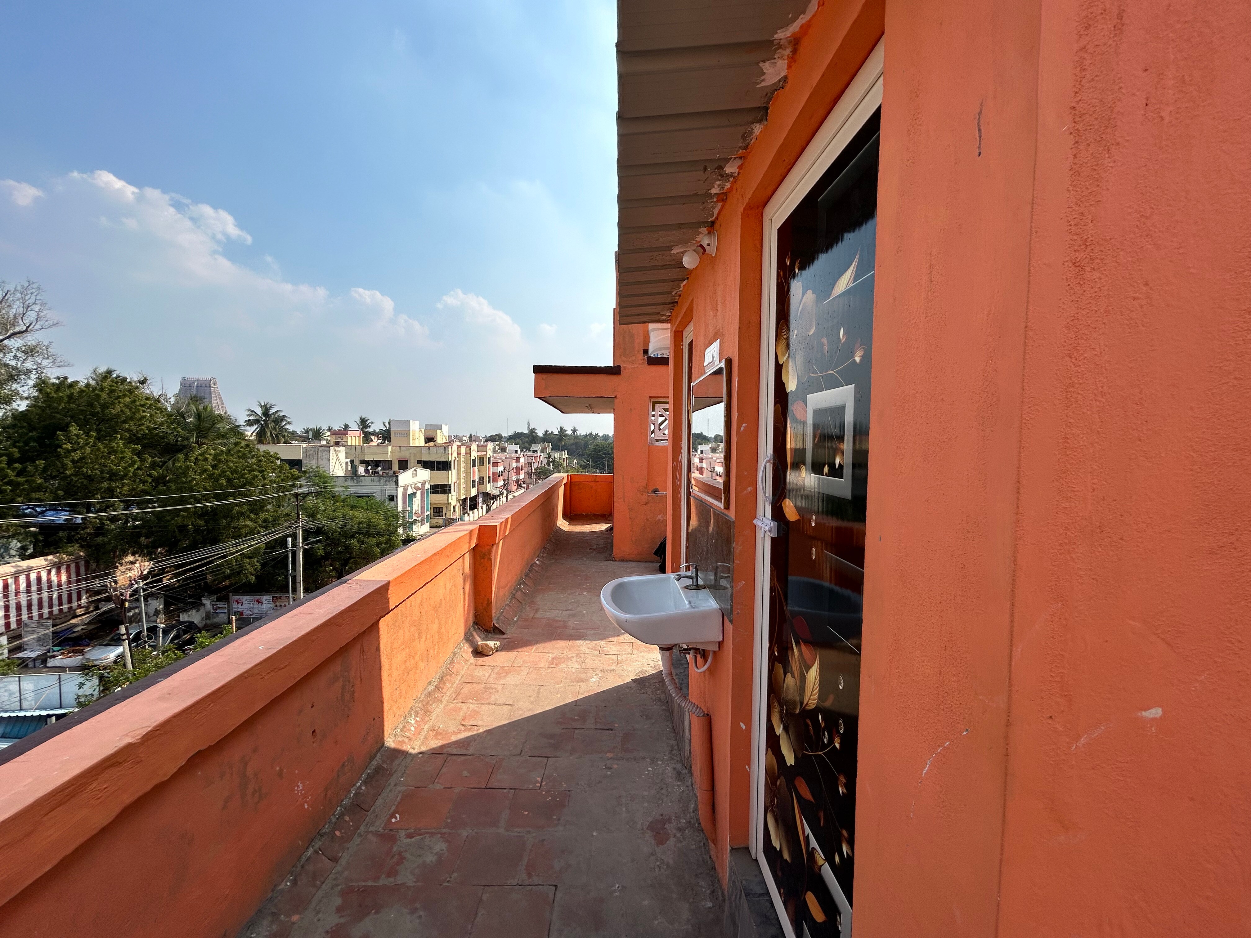 The Kaya Backpackers Rooms Srirangam - Tap to explore photos