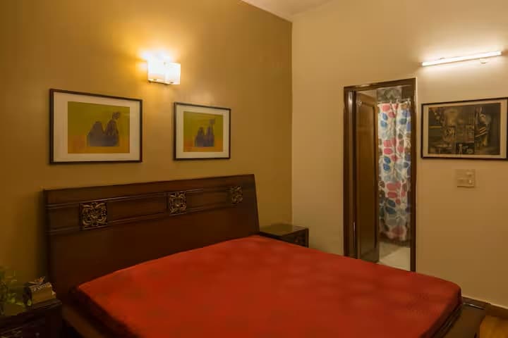 Woodpecker Rooms Hauz Khas - Tap to explore photos