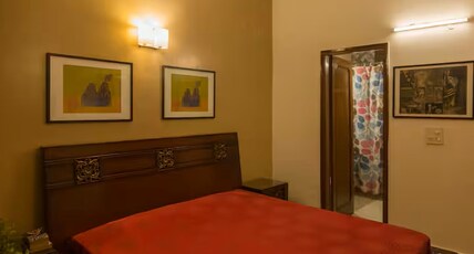 Woodpecker Rooms Hauz Khas Room Type - Bedroom 1