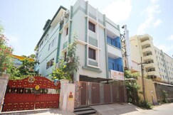 Max Classic Serviced Apartment