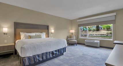 Best Western Plus Executive Residency Fillmore Inn Room Type - 1 King Bed, Non-Smoking, Kitchenette, Microwave And Refrigerator, Pillowtop Bed, High Speed Internet