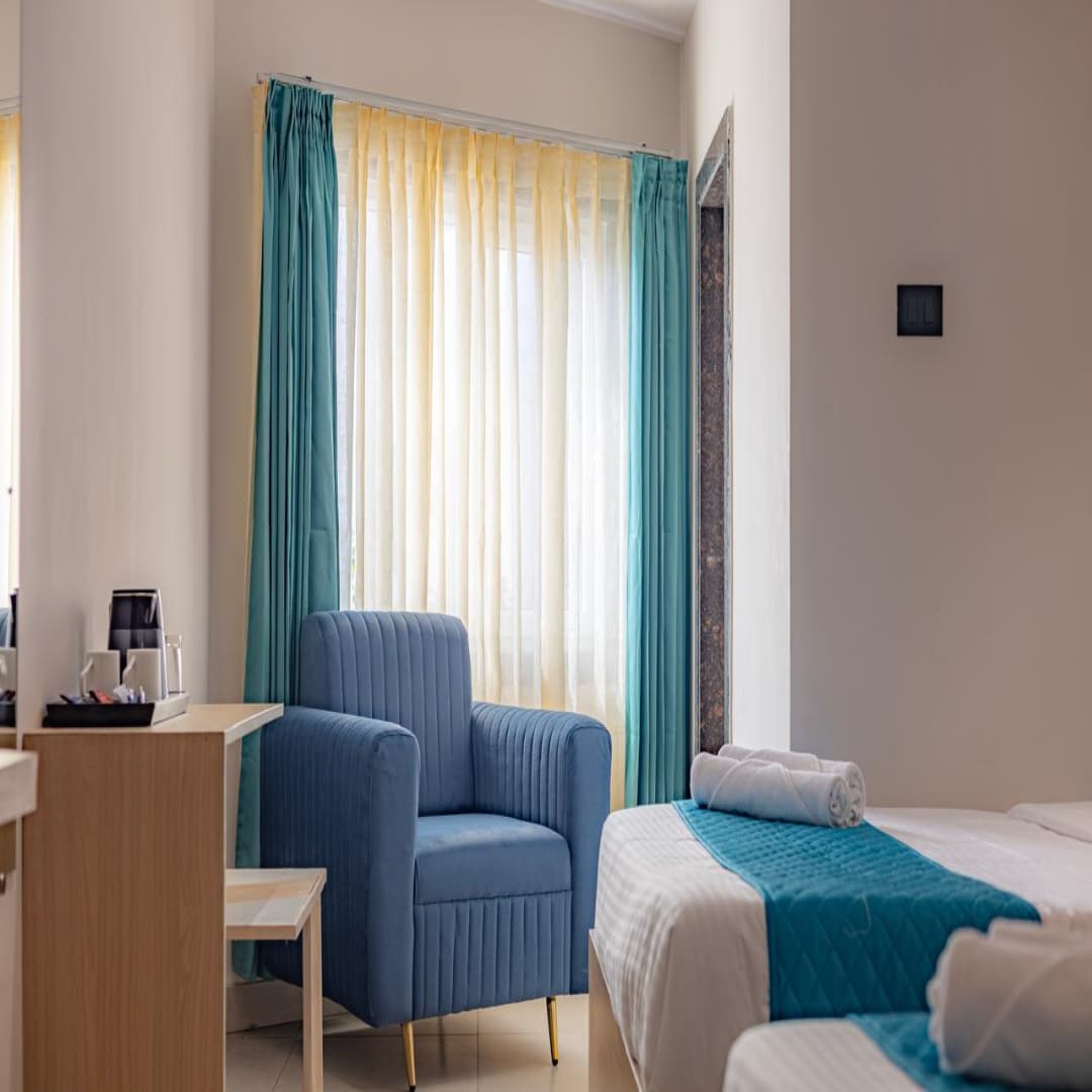 Hotel Harbour View - Tap to explore photos