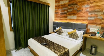 Hotel Double Crown Room Type - Standard Room