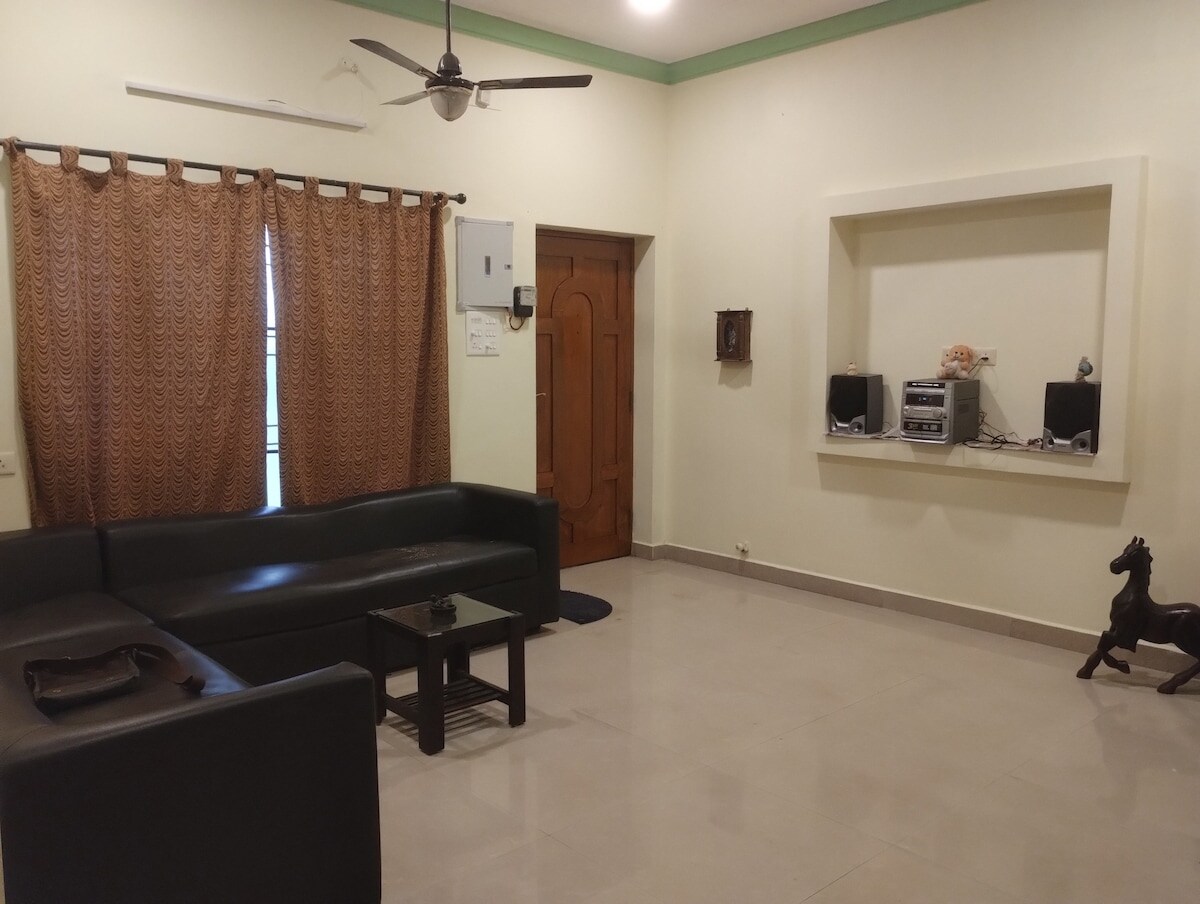 Casa Airport Chennai 2BHK Flat with Car Park - Tap to explore photos