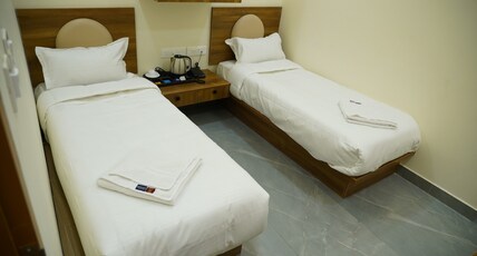 Hotel Vijaya Gardens Room Type - Twin Room