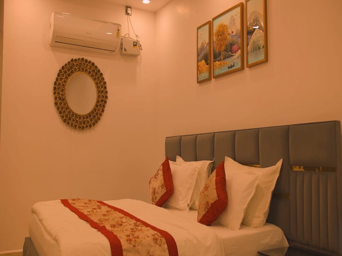 Hotel Kalash, Garh, Rewa - Tap to explore photos