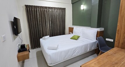 Hotel Royal Blooms Room Type - Deluxe Room