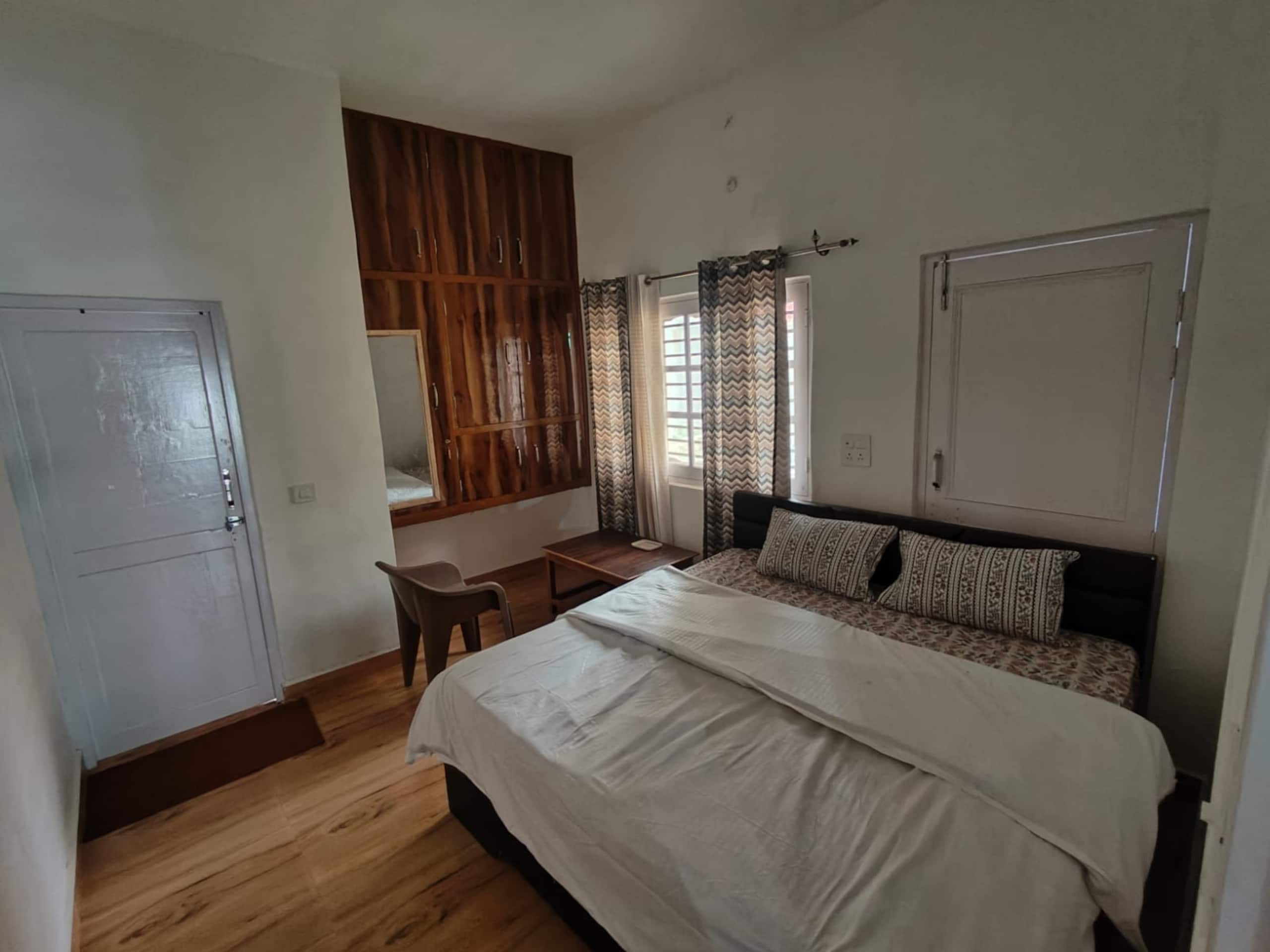 MP Residency Homestay - Tap to explore photos