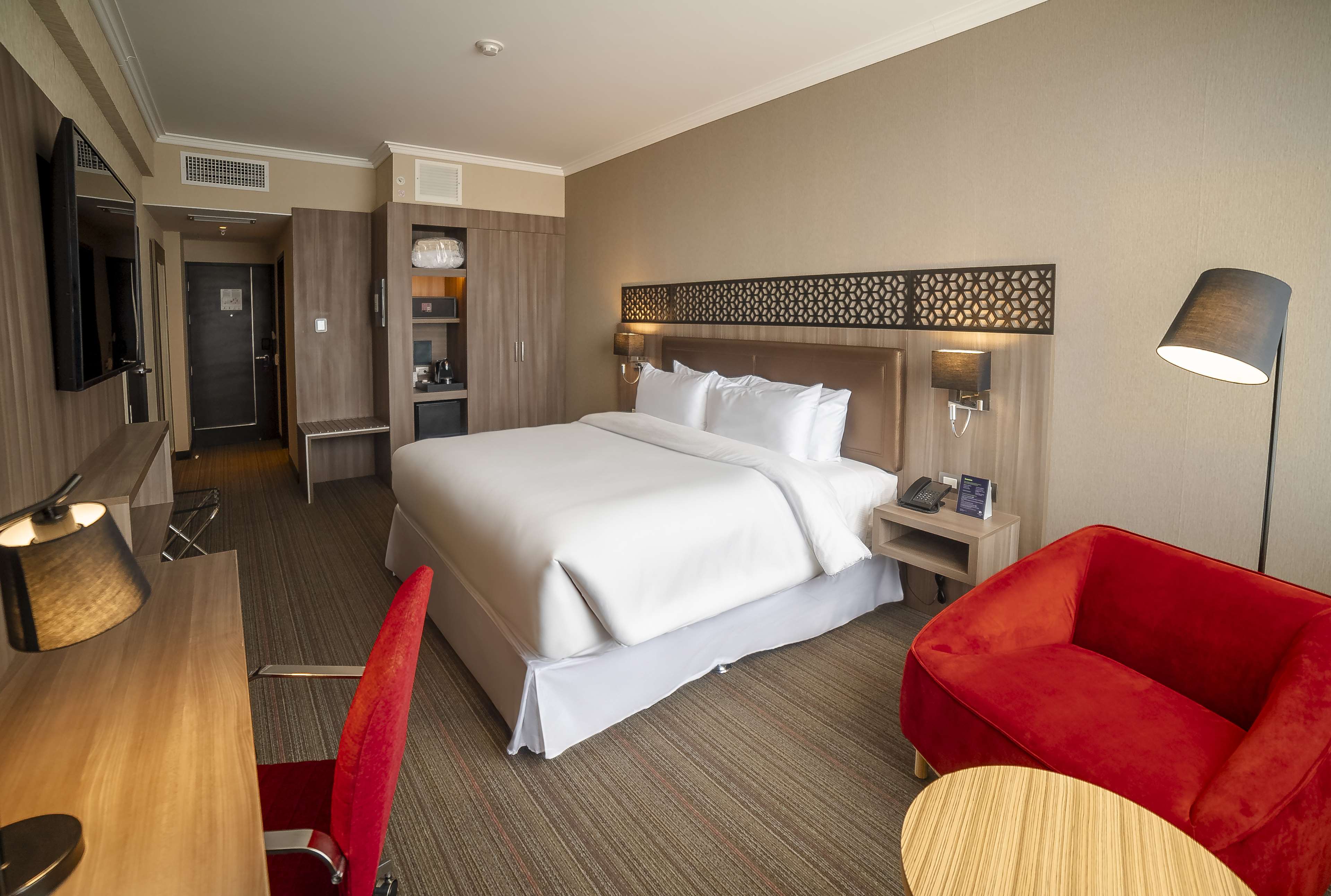 DoubleTree by Hilton Trujillo - Tap to explore photos
