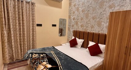 Temple Town Homes | Near Durgakund (Assi Ghat) Room Type - Deluxe Doubel bed AC room