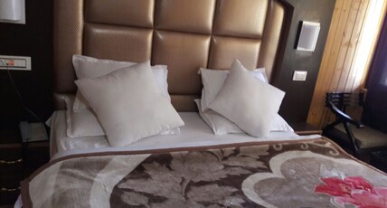 HOTEL SONAMARG GLACIER Room Type - Deluxe Room