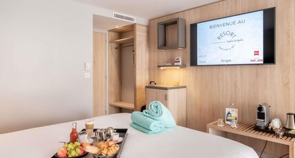 Mercure Antibes Sophia Antipolis Room Type - Superior room with terrace and double bed