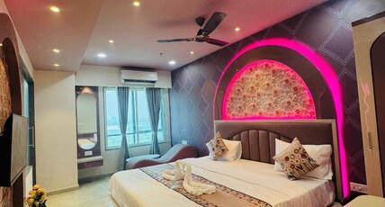 Vibes Inn Room Type - LUXURY ROOM WITH JACUZZI