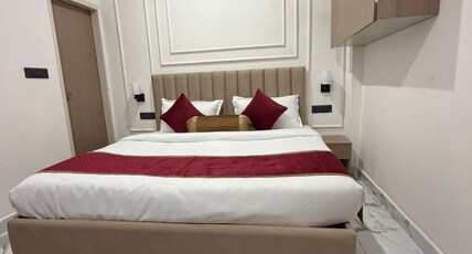 A-ONE RESIDENCY Room Type - Deluxe Room