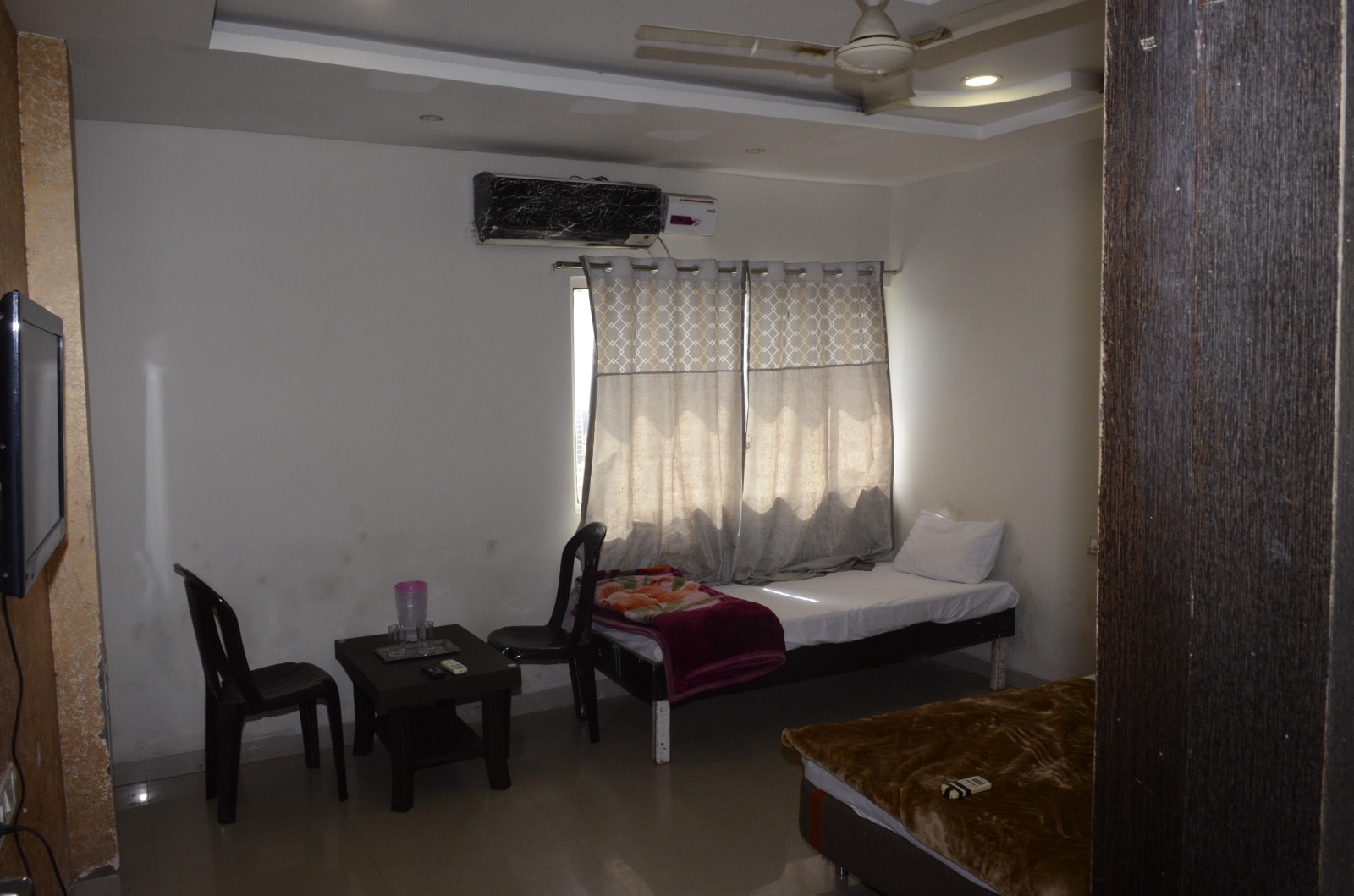 Hotel Shree Lok - Tap to explore photos