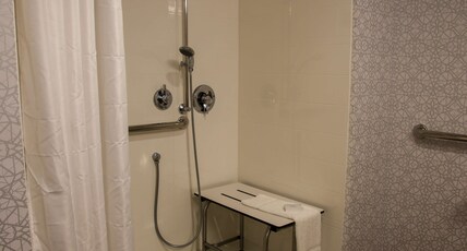 Hampton Inn & Suites Olean, NY Room Type - 2QN MOB HEA ACC 3X3SHWR NS