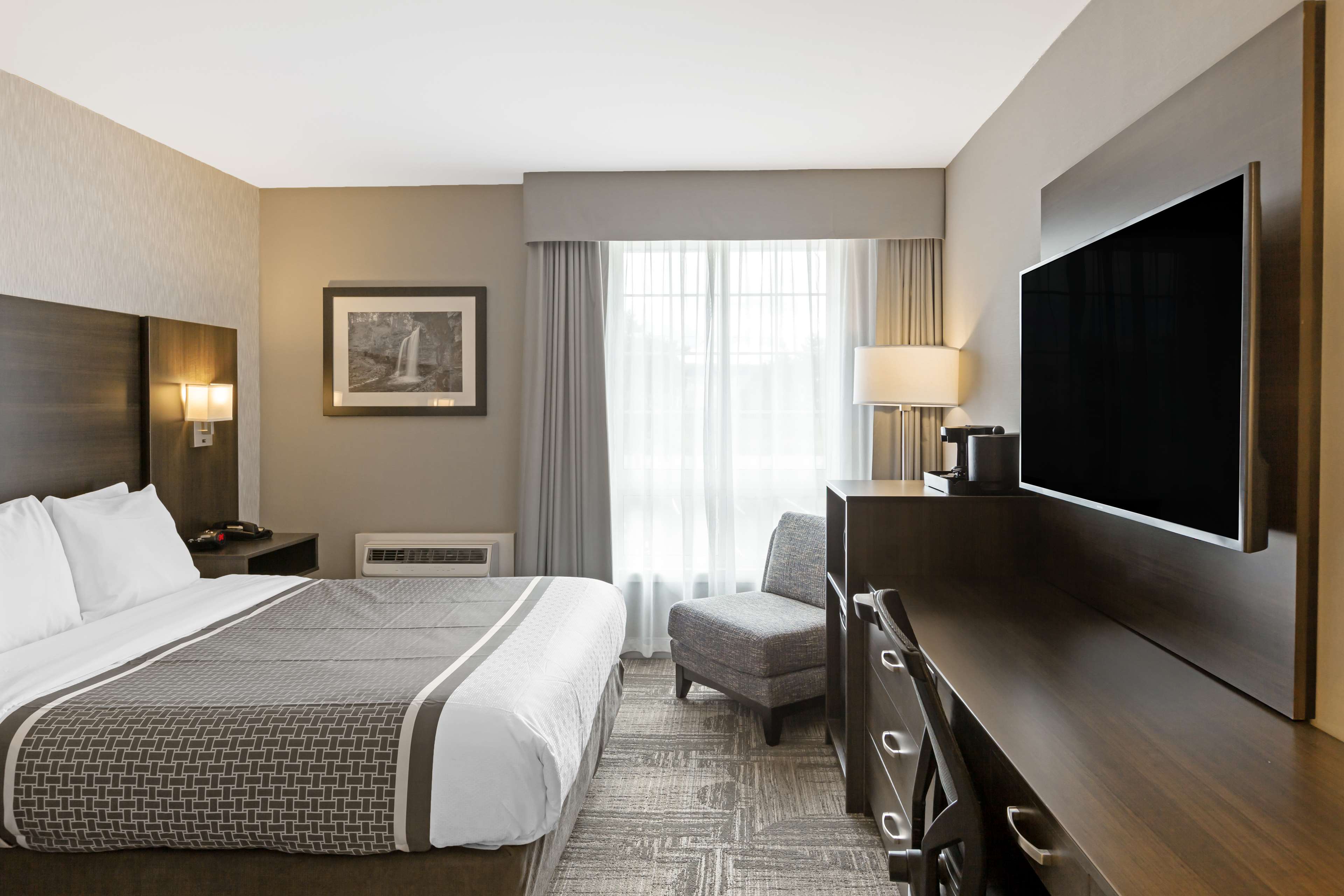 Best Western Milton - Tap to explore photos
