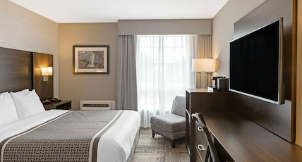 Best Western Milton Room Type - 1 Queen Bed, Non-Smoking, High Speed Internet Access, Desk, Microwave And Refrigerator, Duvet Best Western Milton Room Type - 1 Queen Bed, Non-Smoking, High Speed Internet Access, Desk, Microwave And Refrigerator, Duvet