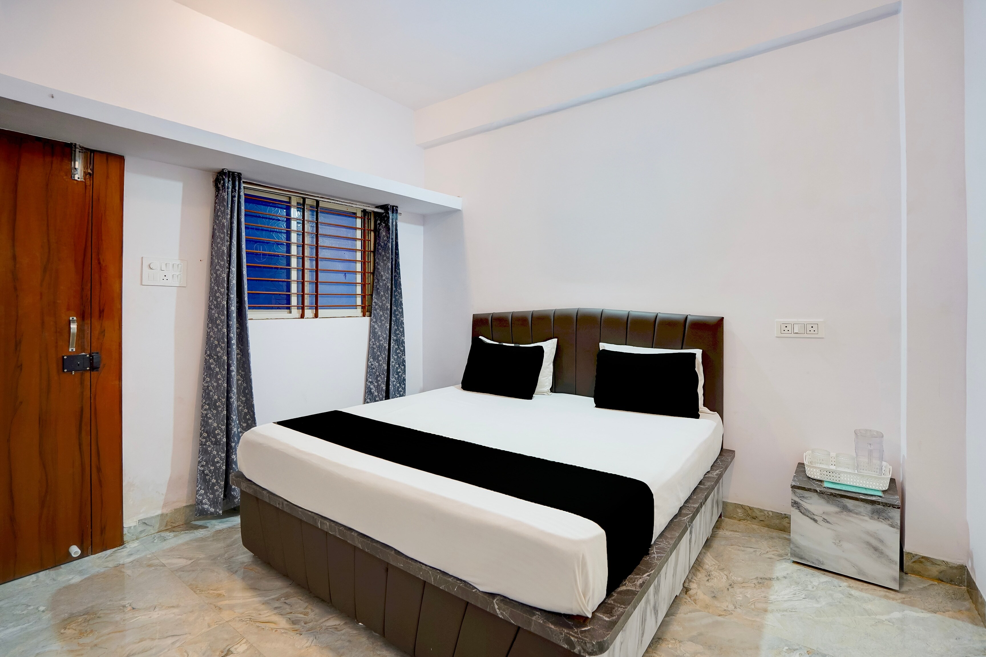 SPOT ON Hotel Aarav Palace - Tap to explore photos