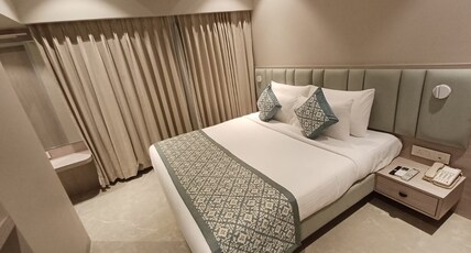 Hotel 24K Room Type - DELUXE ROOM-KING BED