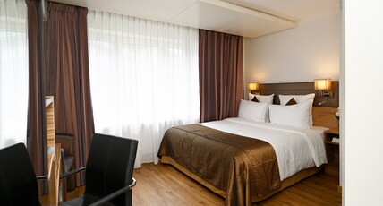 Hotel Stoller Room Type - Queen Room