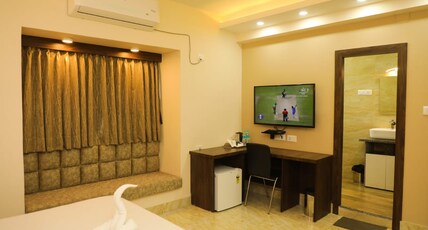 Bandhan Residency 10 mins From Kolkata Airport Room Type - Suit Room