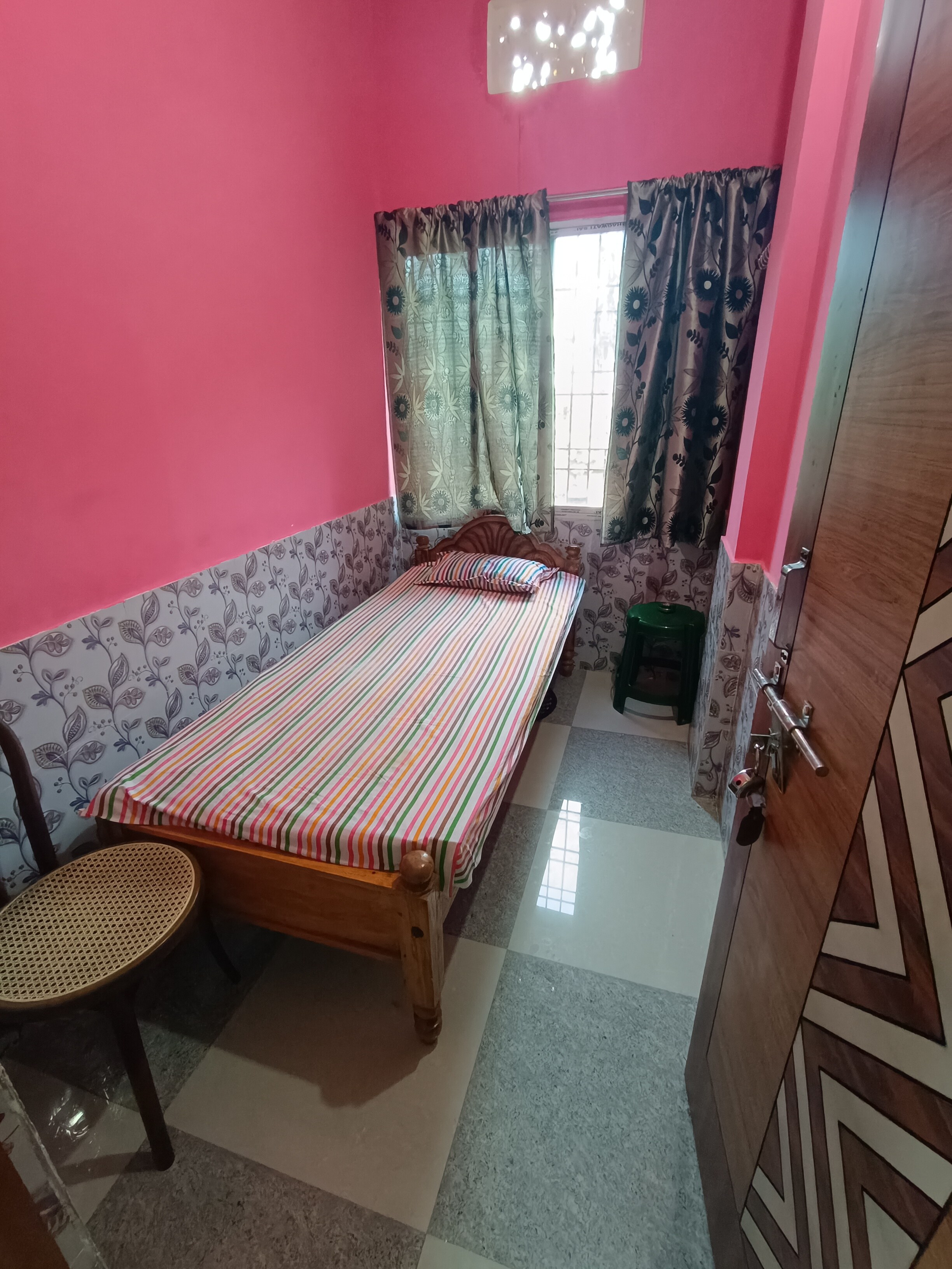 Sri Ganesh Hotel Fooding & Lodging - Tap to explore photos