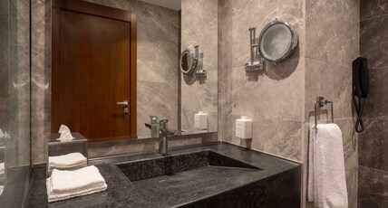 Radisson Hotel Madinah Room Type - One Bedroom Suite