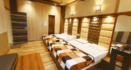 Hotel Revoli 10 Min walk to Golden Temple Room Type - Four Bed Non AC Hotel Revoli 10 Min walk to Golden Temple Room Type - Four Bed Non AC