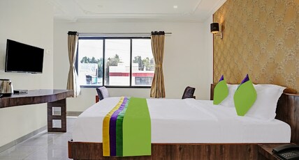 Hotel Varsha Palace Room Type - Standard Room with City View