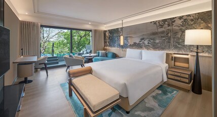 JW Marriott Goa Room Type - Grand Luxury, Guest room, 1 King, Forest view, Balcony