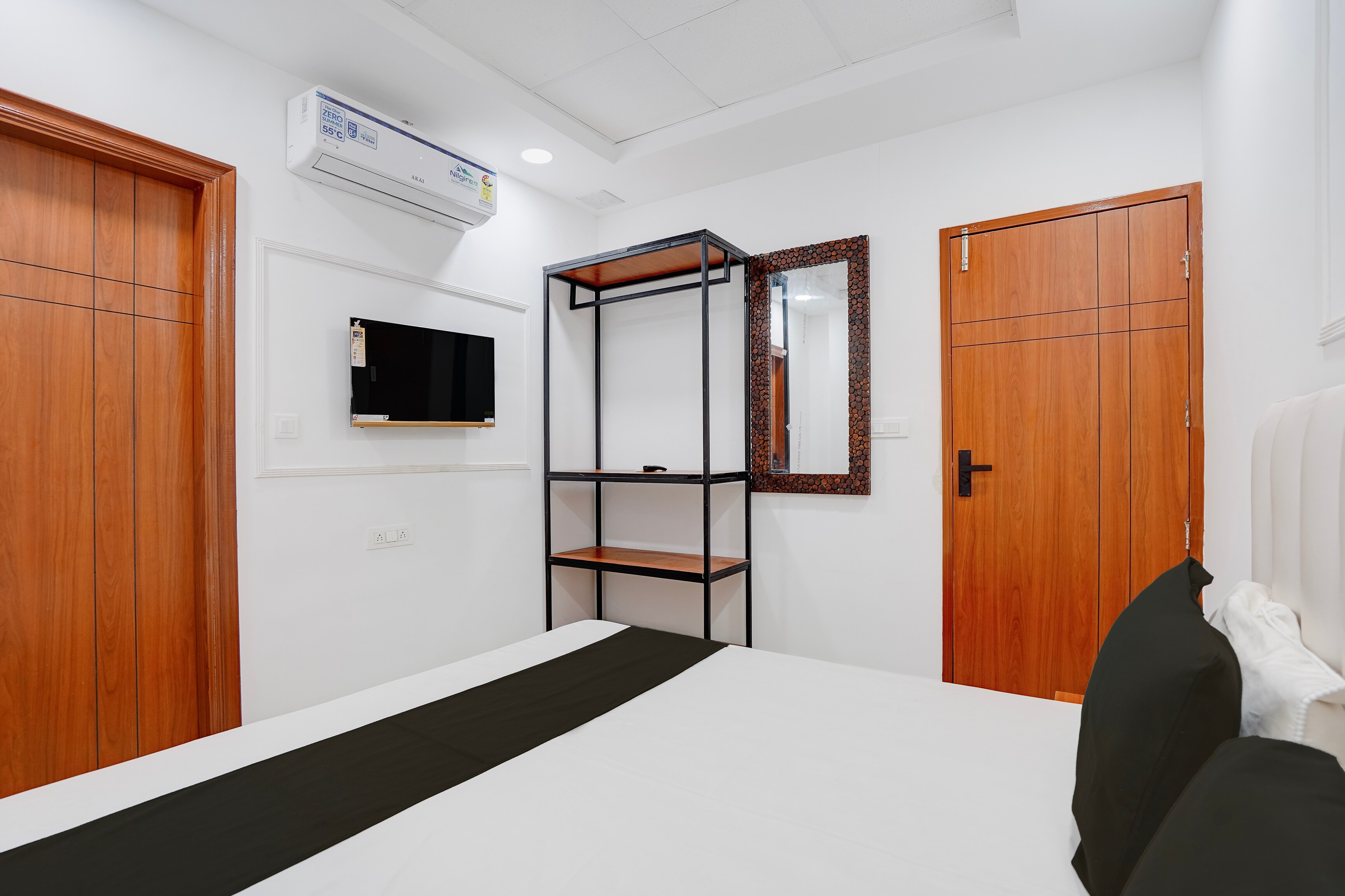 Hotel O Noor Mahal delux - Tap to explore photos